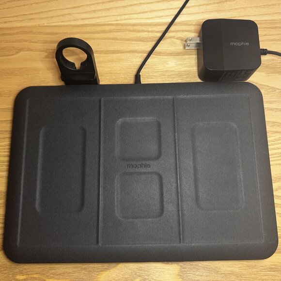 Wireless Charging Mat | Mophie 4-in-1 | For iPhone, AirPods, Watch, Samsung or G - Picture 2 of 6